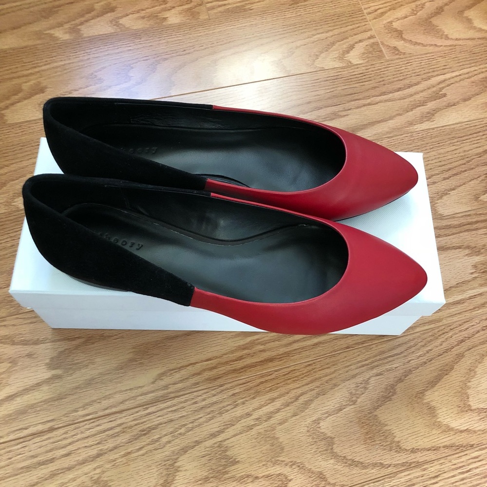Women’s Theory black/red flat shoes. EU 38.5